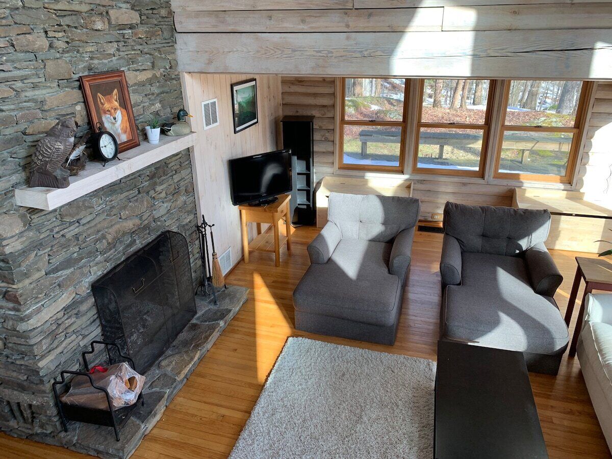 Treetop Hideaway in Tyringham