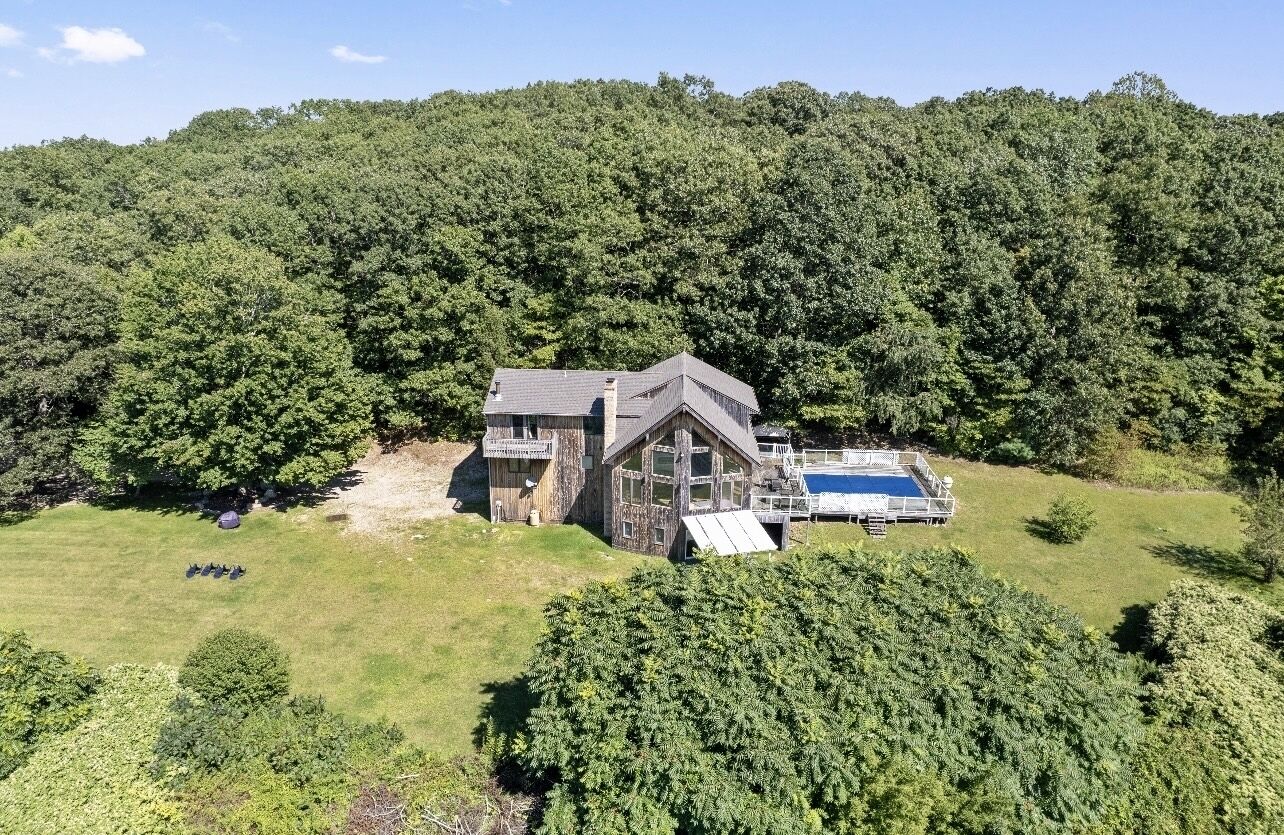 Mohegan Cabin Estate