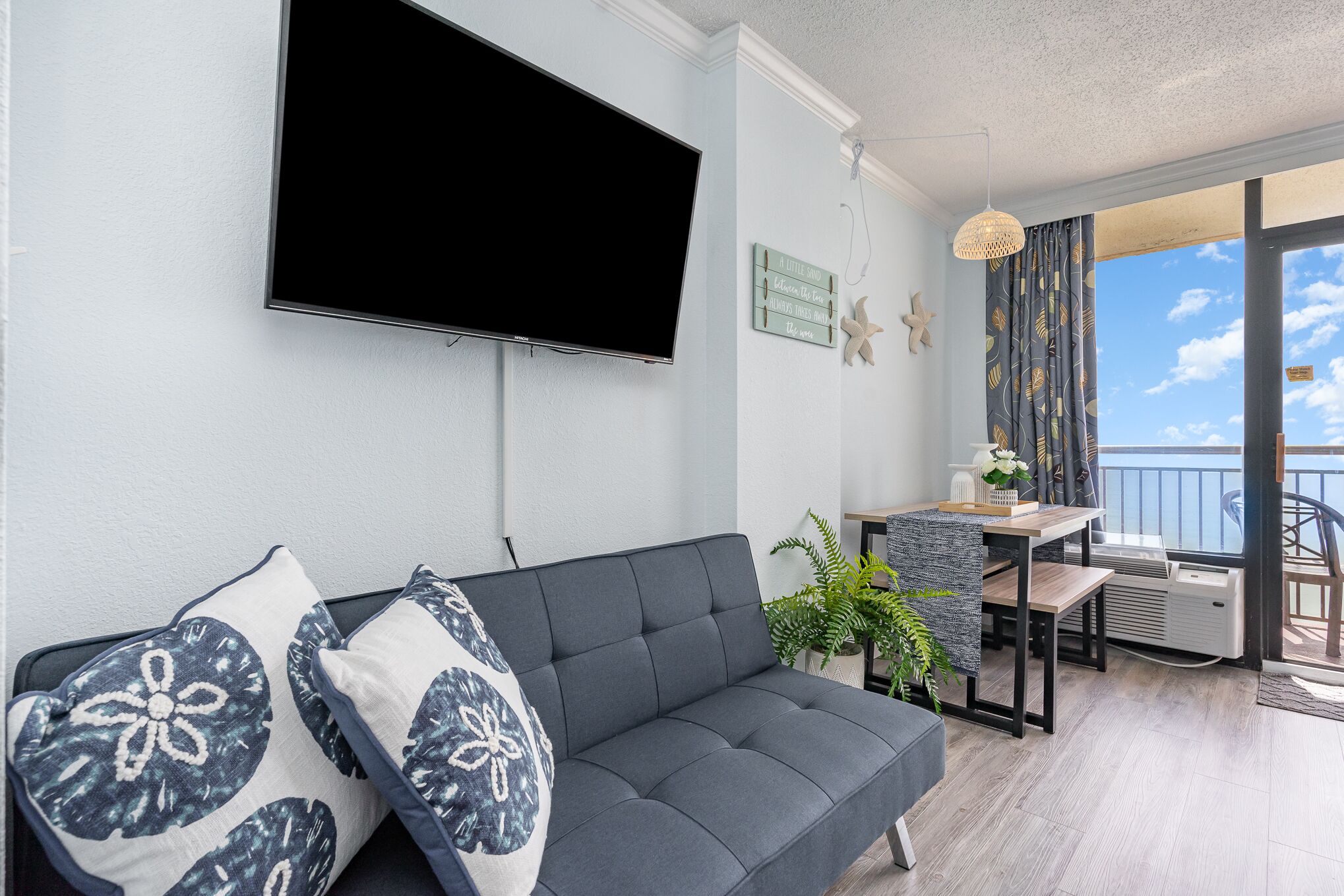 Direct OceanFRONT~King bed~11th floor~Sunrises~Kids splash pad~Pools