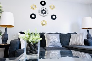 TV - Prime Location Duo Nest & Rest (Kingston)