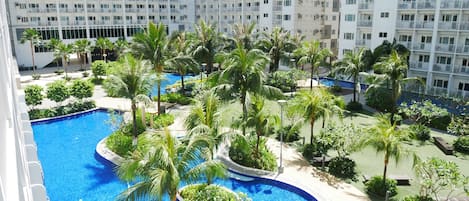 6 kolam renang terbuka