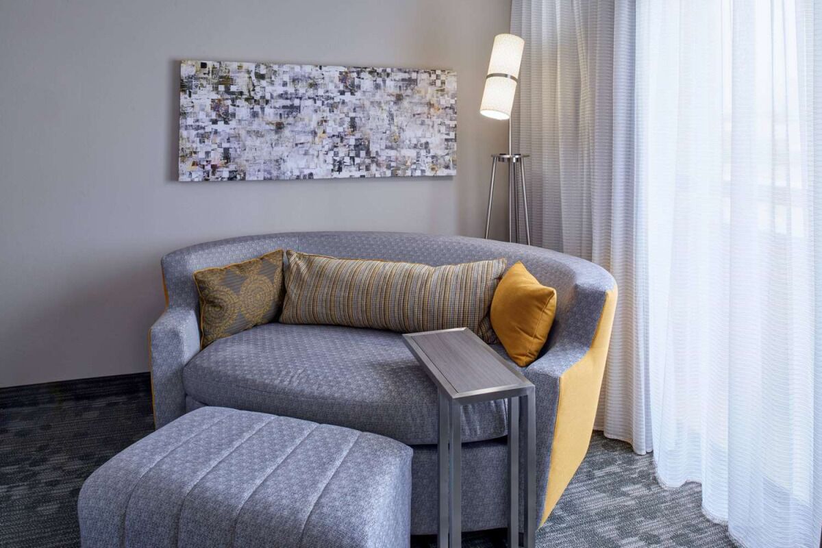 Discover Arts & Culture in a Vibrant Setting! Enjoy Outdoor Pool! Pets Allowed!