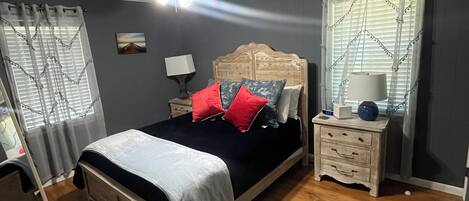 4 bedrooms, iron/ironing board, free WiFi, bed sheets