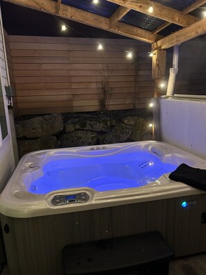Bain à remous extérieur