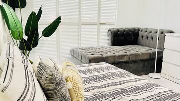 3 bedrooms, desk, iron/ironing board, WiFi