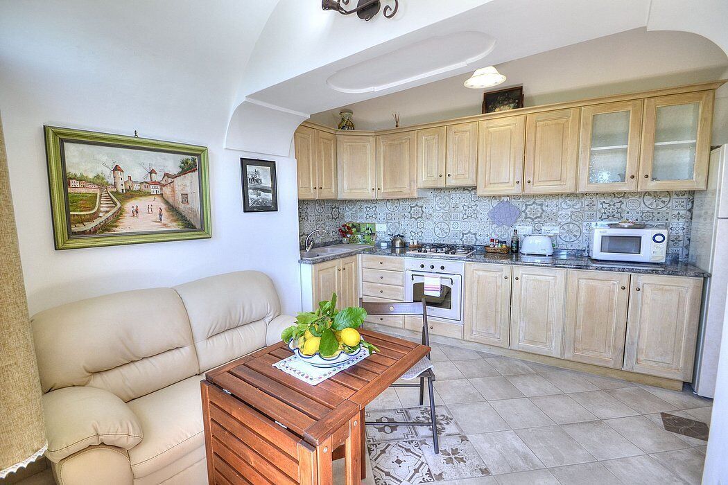 Casa Annetta: A graceful independent house which faces the sun and the sea, with Free WI-FI.