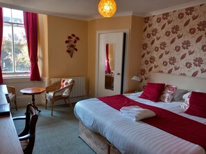 Premium bedding, individually decorated, free WiFi, bed sheets - The Ardyne Guest House (Rothesay)