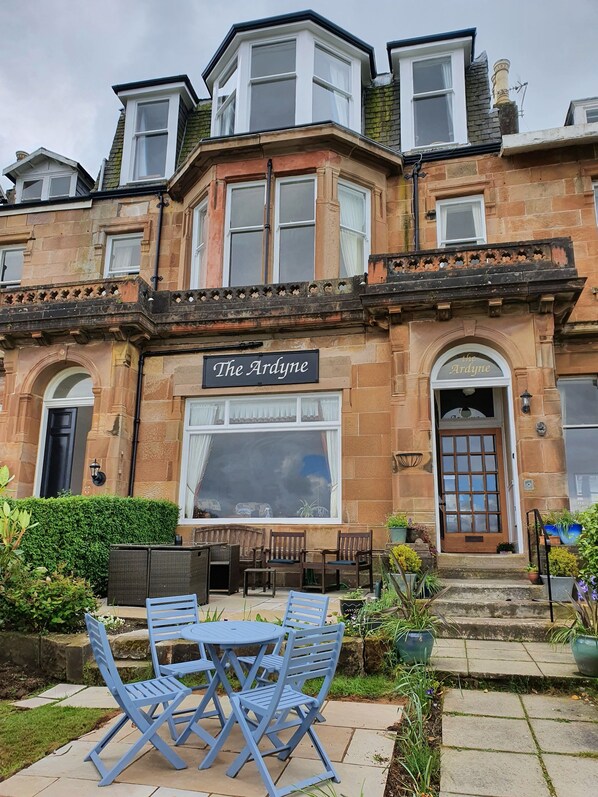 Front of property - The Ardyne Guest House (Rothesay)