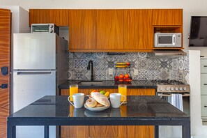 冰箱、微波炉、烤箱、茶具/咖啡用具