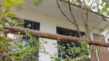 Casa estándar | Edredón, espacio para trabajar con laptop y wifi gratis