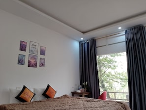 Classic-Doppelzimmer | Daunenbettdecken, laptopgeeigneter Arbeitsplatz, kostenloses WLAN