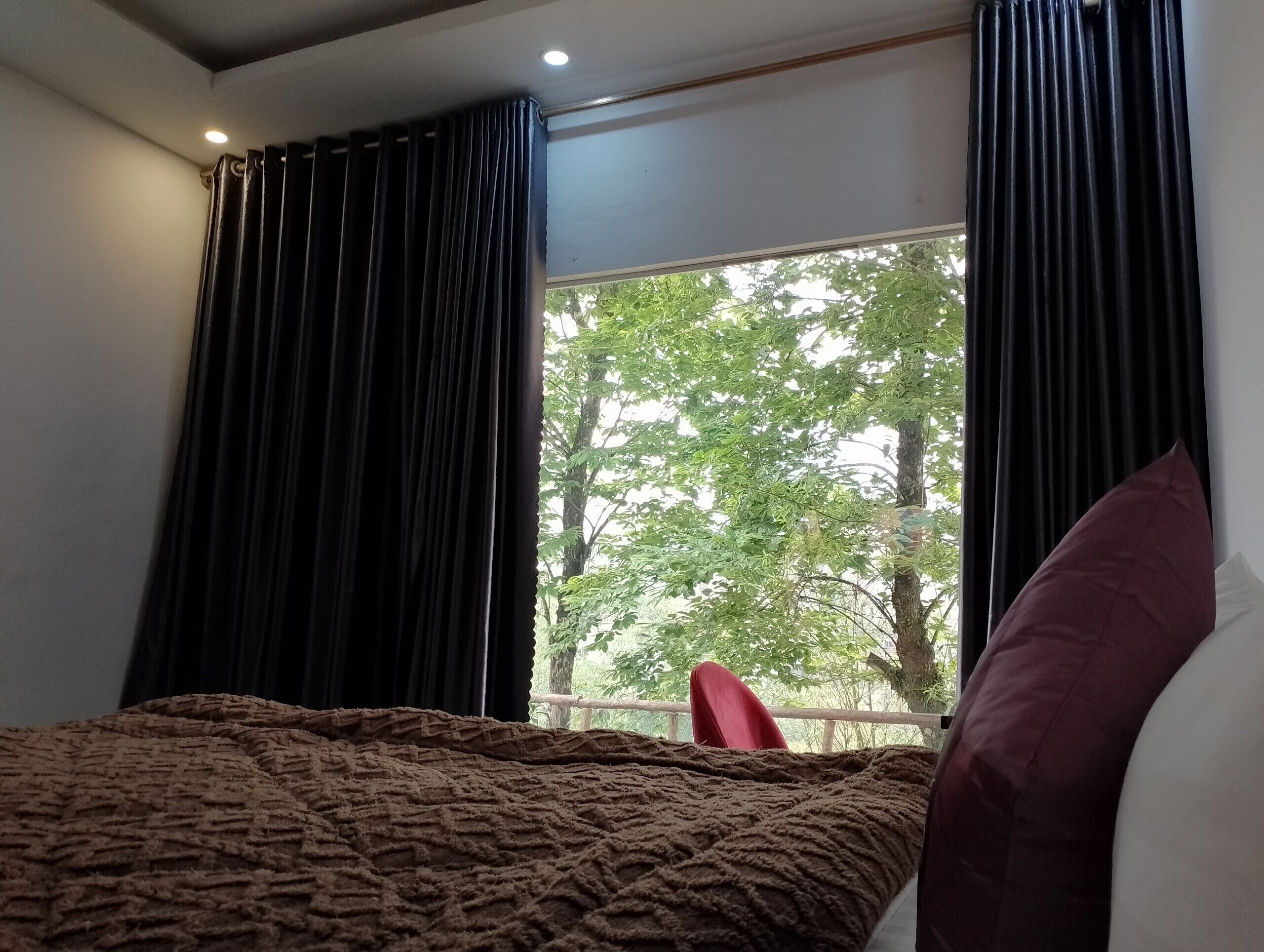 Down comforters, laptop workspace, free WiFi