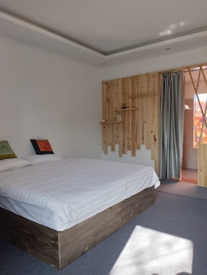 Down duvets, laptop workspace, free WiFi - Tay Bac Sky Homestay (Sa Pa)