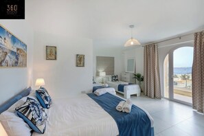 Iron/ironing board, travel crib, free WiFi, bed sheets - Seafront property with beautiful views & outdoor (San Pawl il-Baħar)