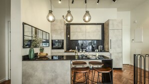 Room | Private kitchen - Montefiore Luxury Boutique 3BD Duplex (Tel Aviv)