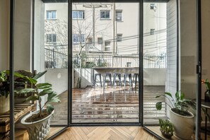 Schreibtisch, kostenloses WLAN