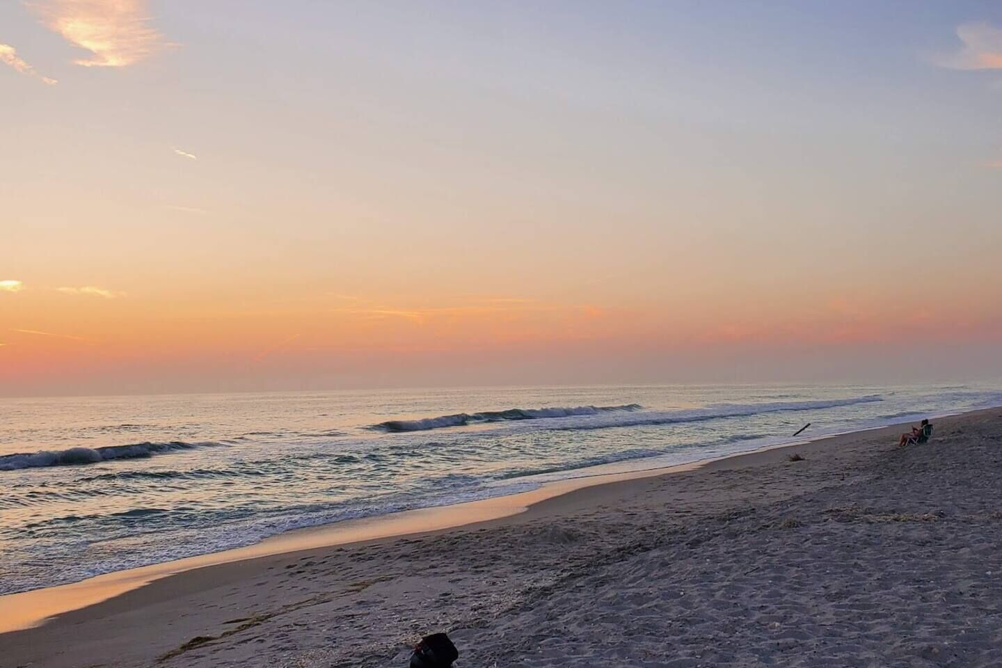 Ligstoelen aan het strand, strandlakens