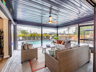❤️️Luxury Villa Englewood - Private Pool 😎 - Game room - 6 mins to Beaches