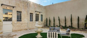 Helios Boutique Suites by La Finca Hotel