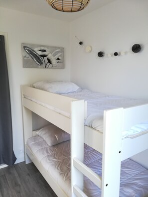 2 bedrooms, iron/ironing board