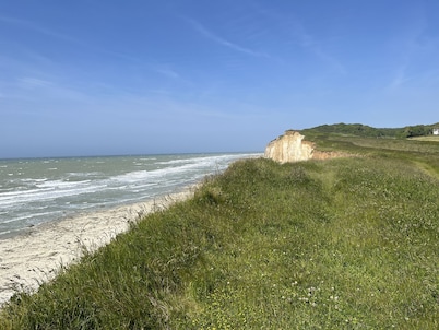 4 km from the sea, swimming pool, spa, bicycles, garden, river