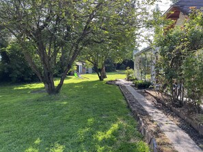 Property grounds - 4 km from the sea, swimming pool, spa, bicycles, garden, river (Longueil)