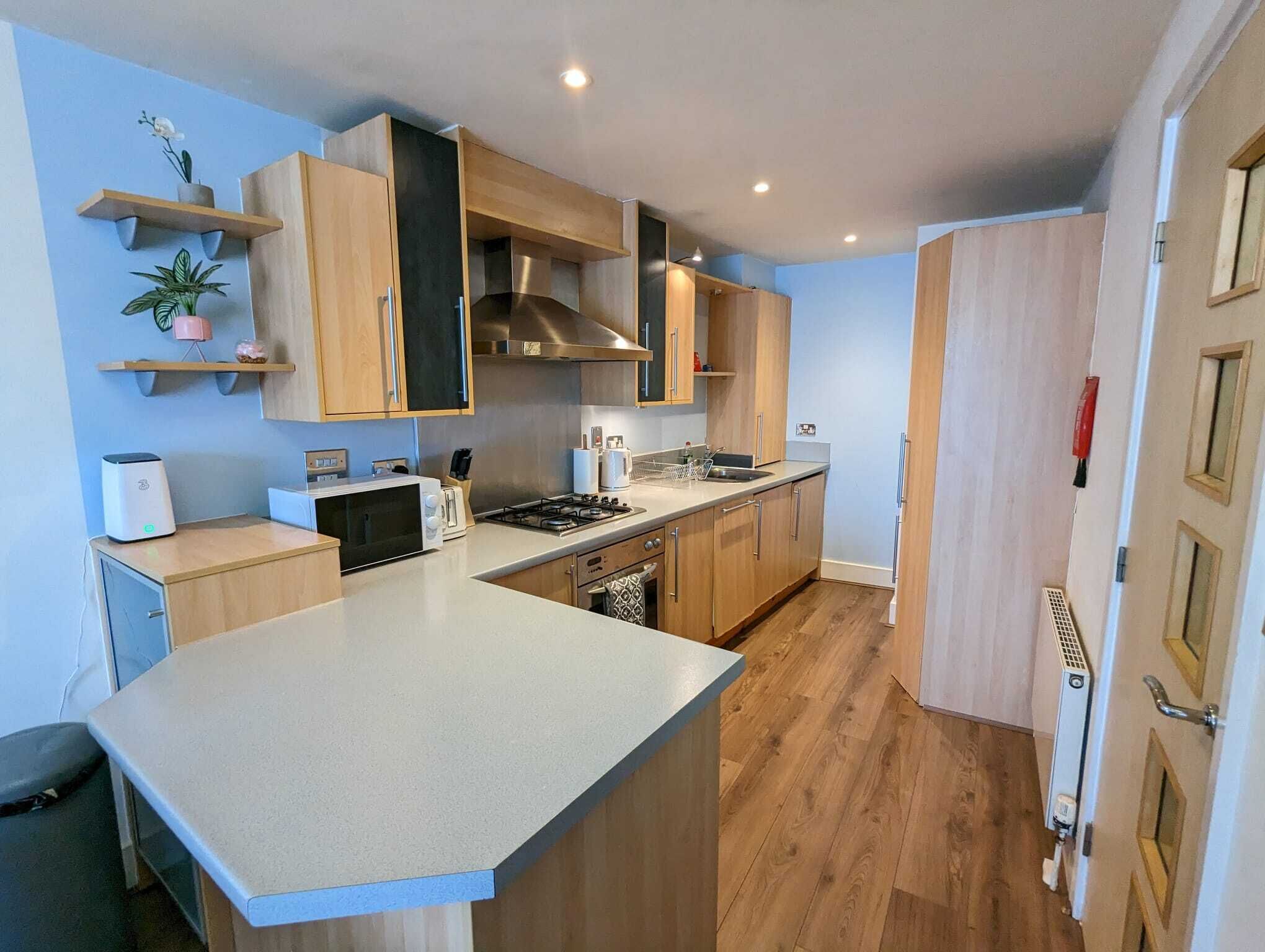 This serviced apartment is a 2 bedroom(s), 2 bathrooms, located in Birmingham, West Midlands.