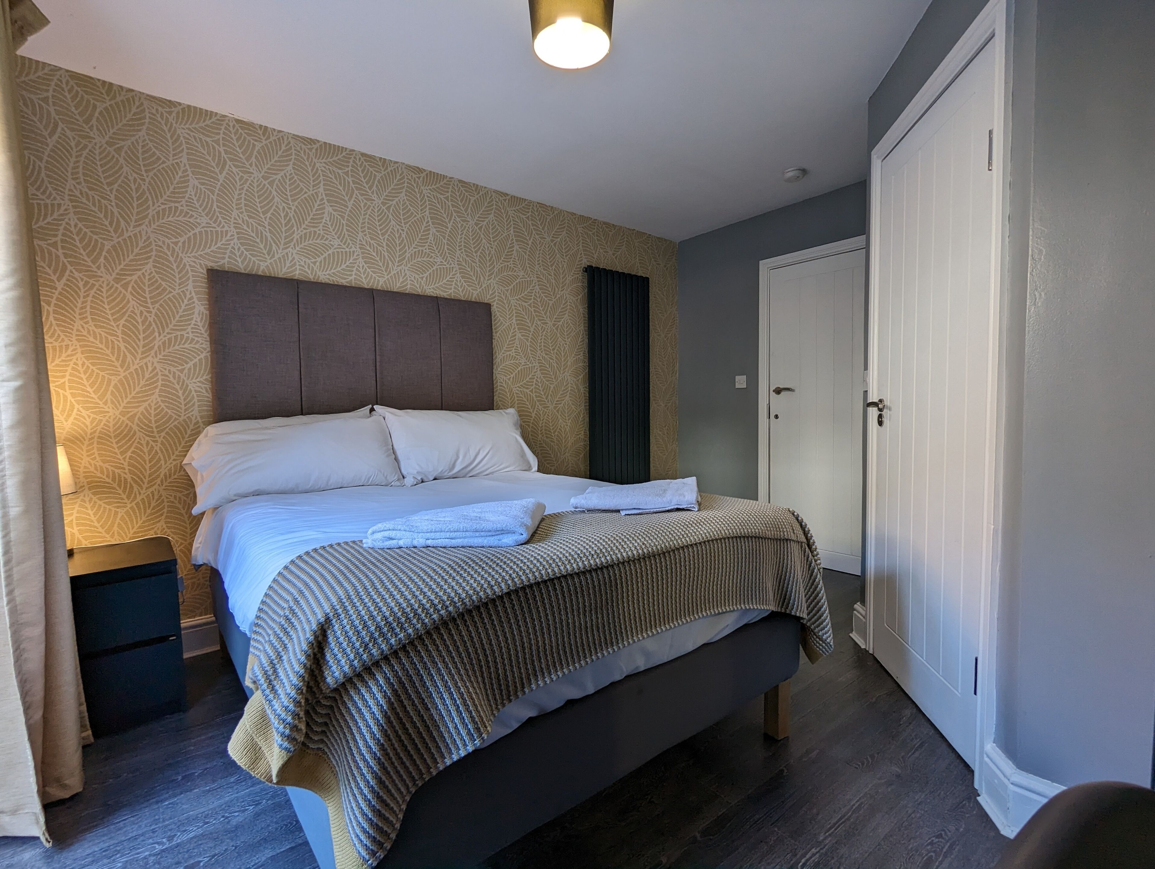 This serviced apartment is a 2 bedroom(s), 2 bathrooms, located in Birmingham, England.