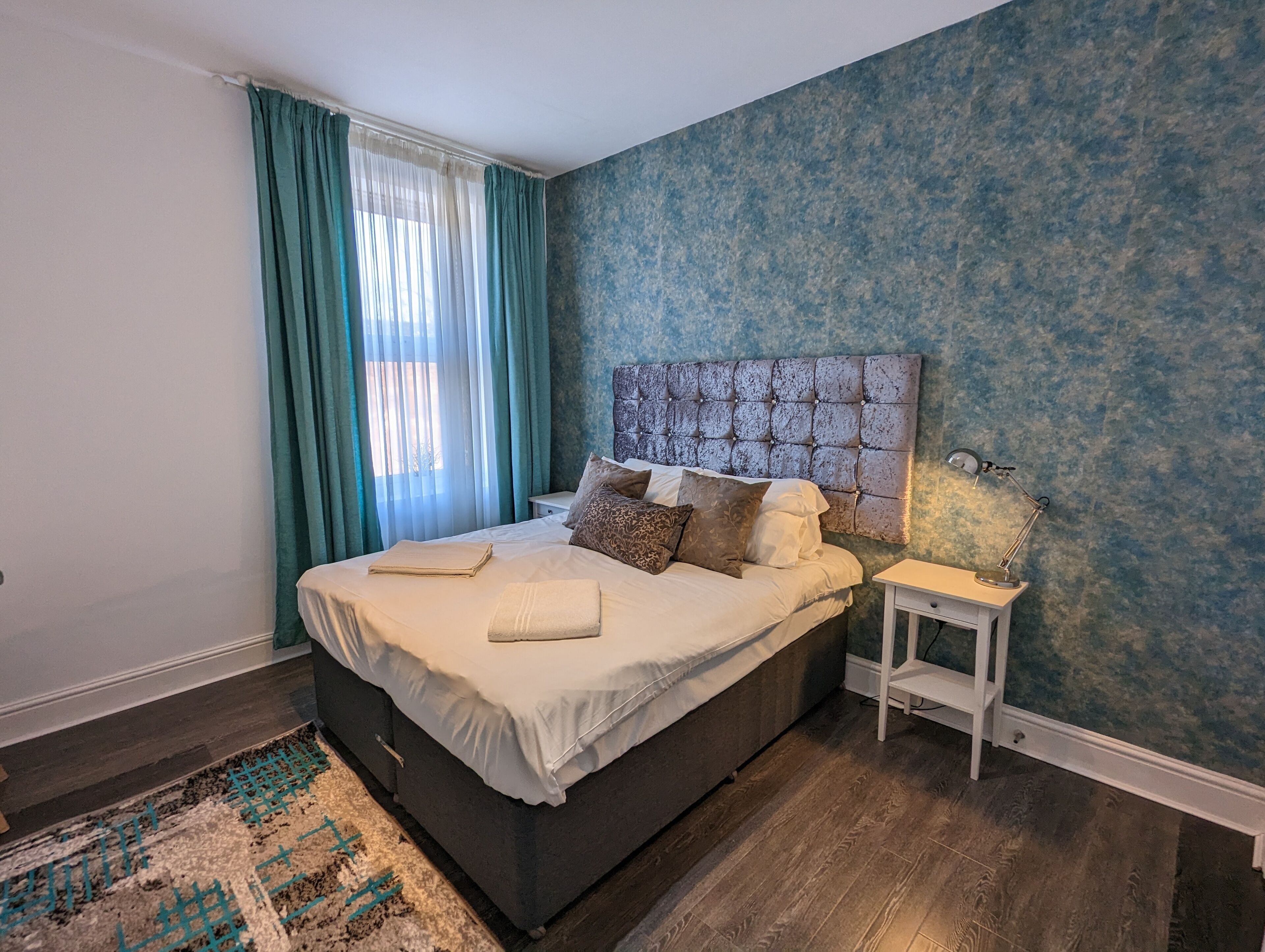 This aparthotel is a 2 bedroom(s), 1 bathrooms, located in Birmingham, England.