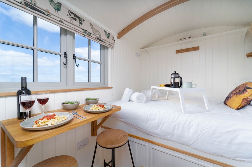 The Shepherd's Hut - On-site Parking - Outside Area - Pendeen