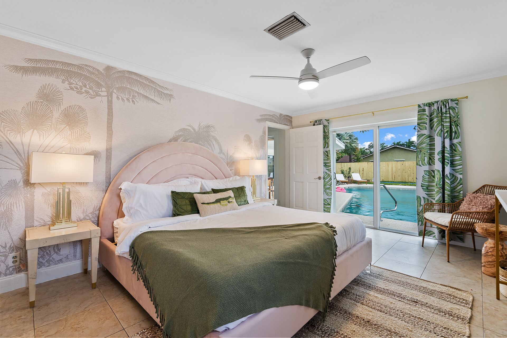 6 bedrooms, WiFi, bed sheets