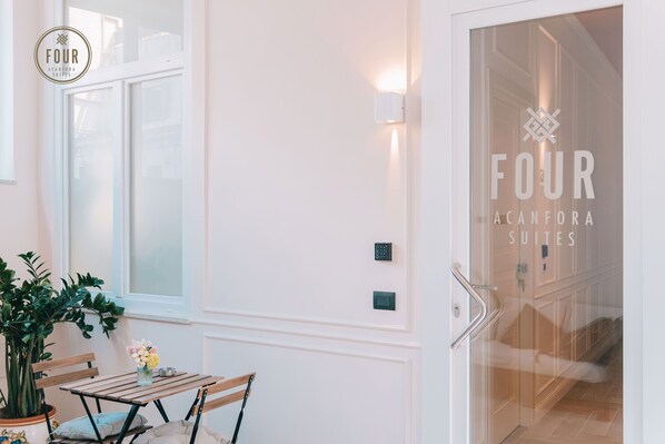 Comfort Quadruple Room | Terrace/patio - Four - Acanfora Suites (Pompei)