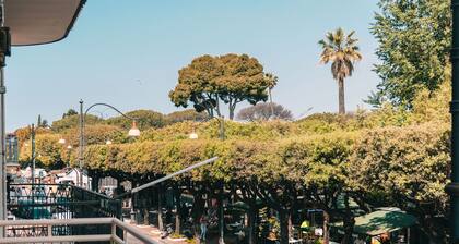 Four - Acanfora Suites