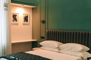 Comfort Quadruple Room | In-room safe, blackout curtains, soundproofing, free WiFi - Four - Acanfora Suites (Pompei)