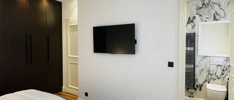 3 bedrooms, free WiFi, bed sheets