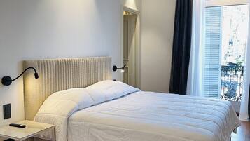 3 bedrooms, bed sheets