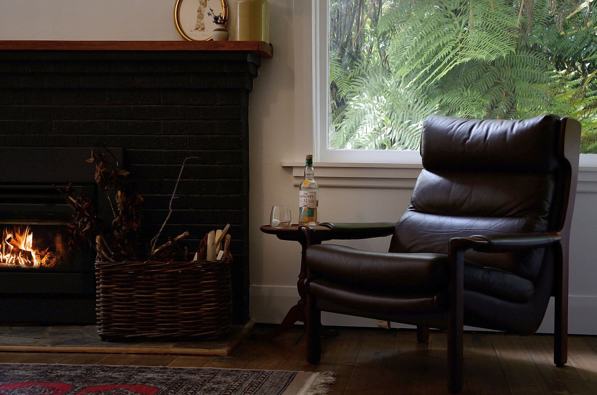 Peaceful riverside cottage in the perfect location