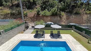 Piscina externa sazonal