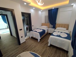 4 habitaciones, decoración personalizada y muebles diferentes 