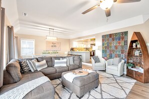 تلفزيون ذكي، مدفأة، كُتُب