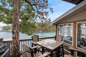 Outdoor dining - Captivating Views, Amazing Design and Lake Living (Lake Ozark)