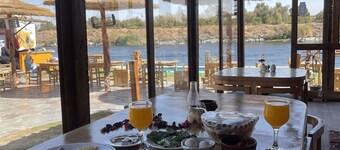 Fenti Nubain standard room 5 - 20 minutes to the airport