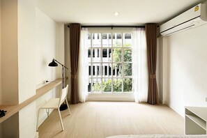 Suite estudio | Ropa de cama de alta calidad, camas con pillow-top y escritorio 