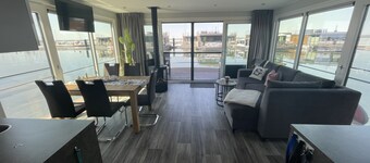 Hausboot "seestern" auf dem Bärwaldersee im Lausitzer Seenland