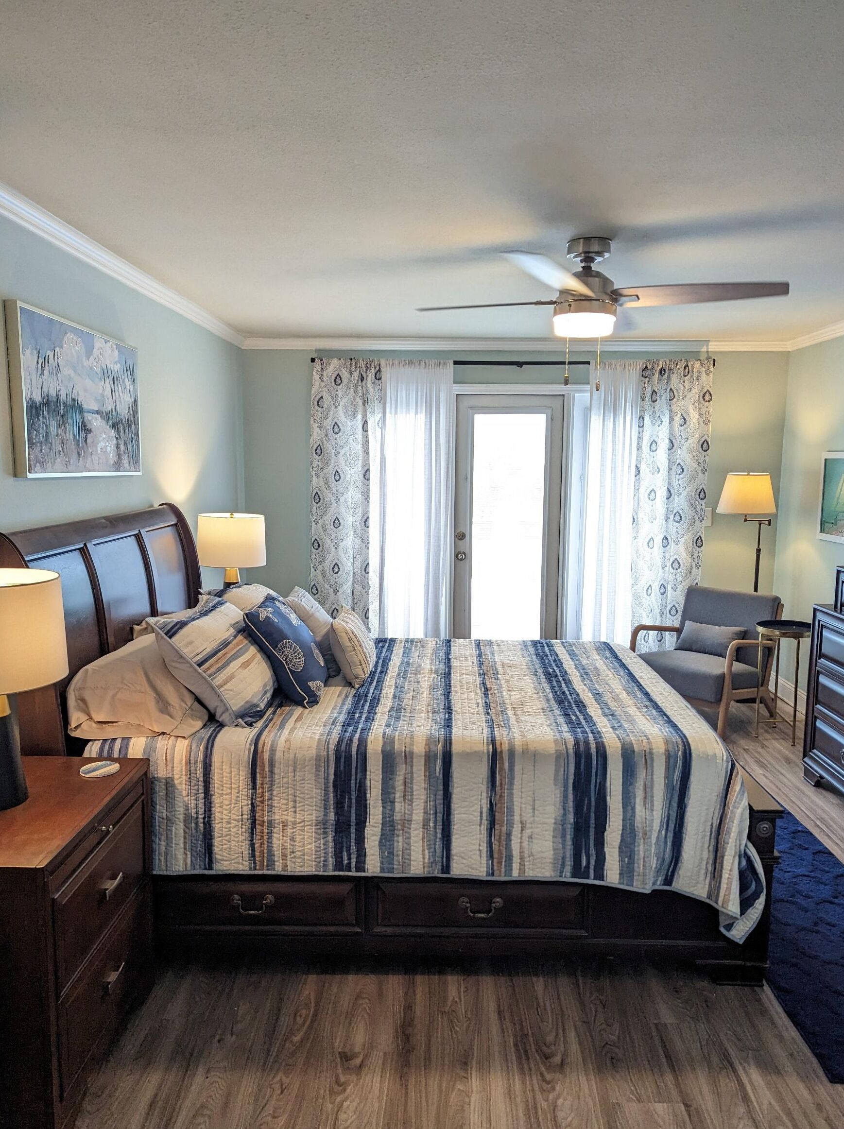 2 dormitorios, escritorio, tabla de planchar con plancha y wifi gratis