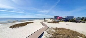 Walk-to-Beach Condo with Resort Pool