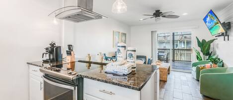 雪櫃、微波爐、焗爐、爐具