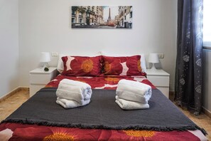 1 chambre, fer et planche à repasser, Wi-Fi gratuit, draps fournis