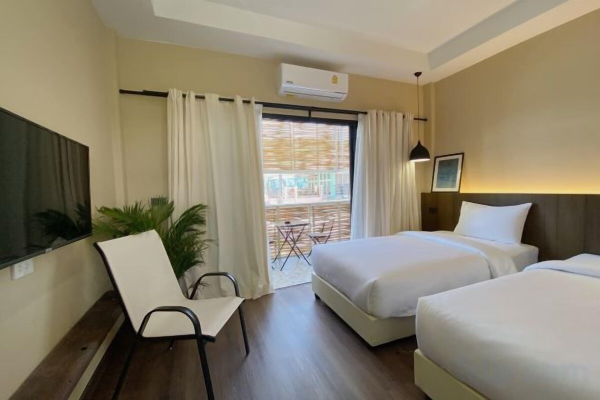 Standard Twin Room City View