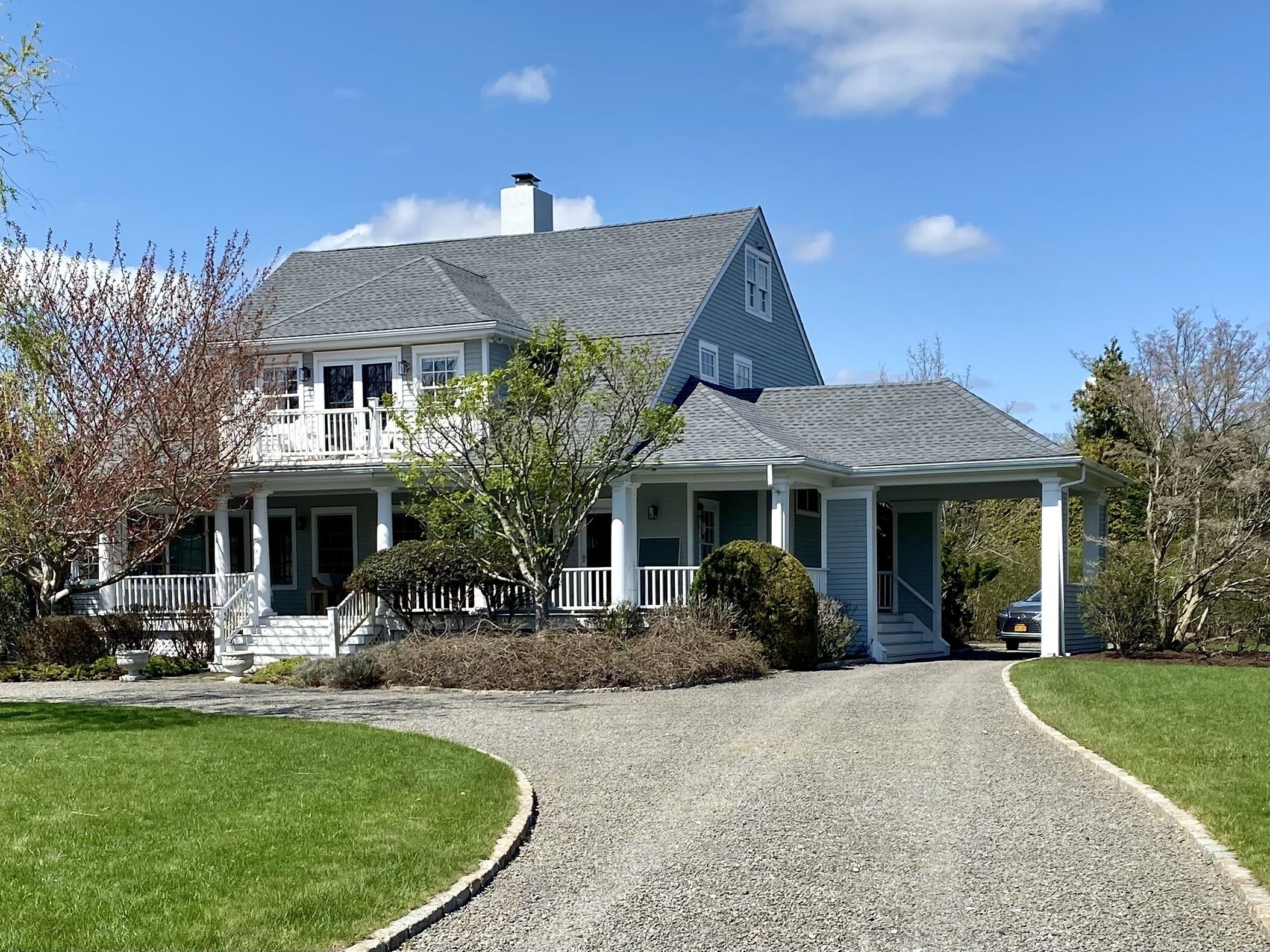 Westhampton Beach Getaway - sleeps 13-17, close to town, country club, beach